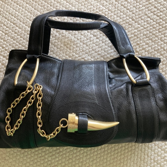 Botiker Handbags - Elegant Black Leather Shoulder Bag with Gold Accents